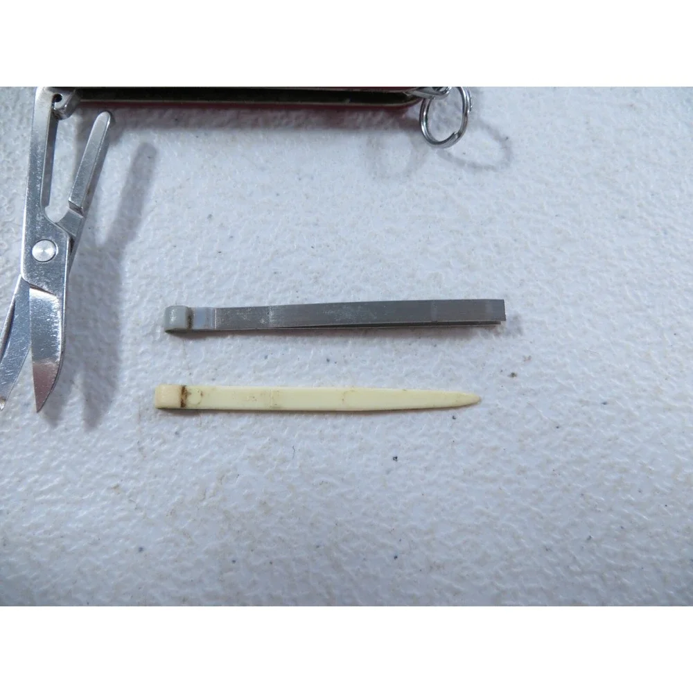 Victorinox Swiss Army Knife Classic SD‎ Red W/ 5 Tools